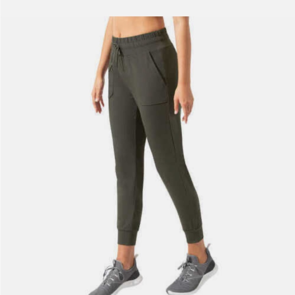 Mondetta Performance Luxury Joggers